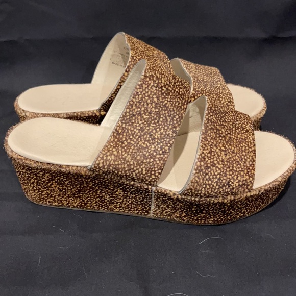 Animal print platform from local boutique - Picture 2 of 4